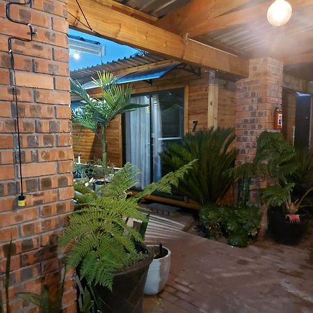 Kraaifontein Villa Mariss Guesthouse מראה חיצוני תמונה