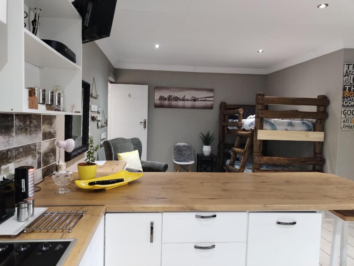 Kraaifontein Villa Mariss Guesthouse מראה חיצוני תמונה
