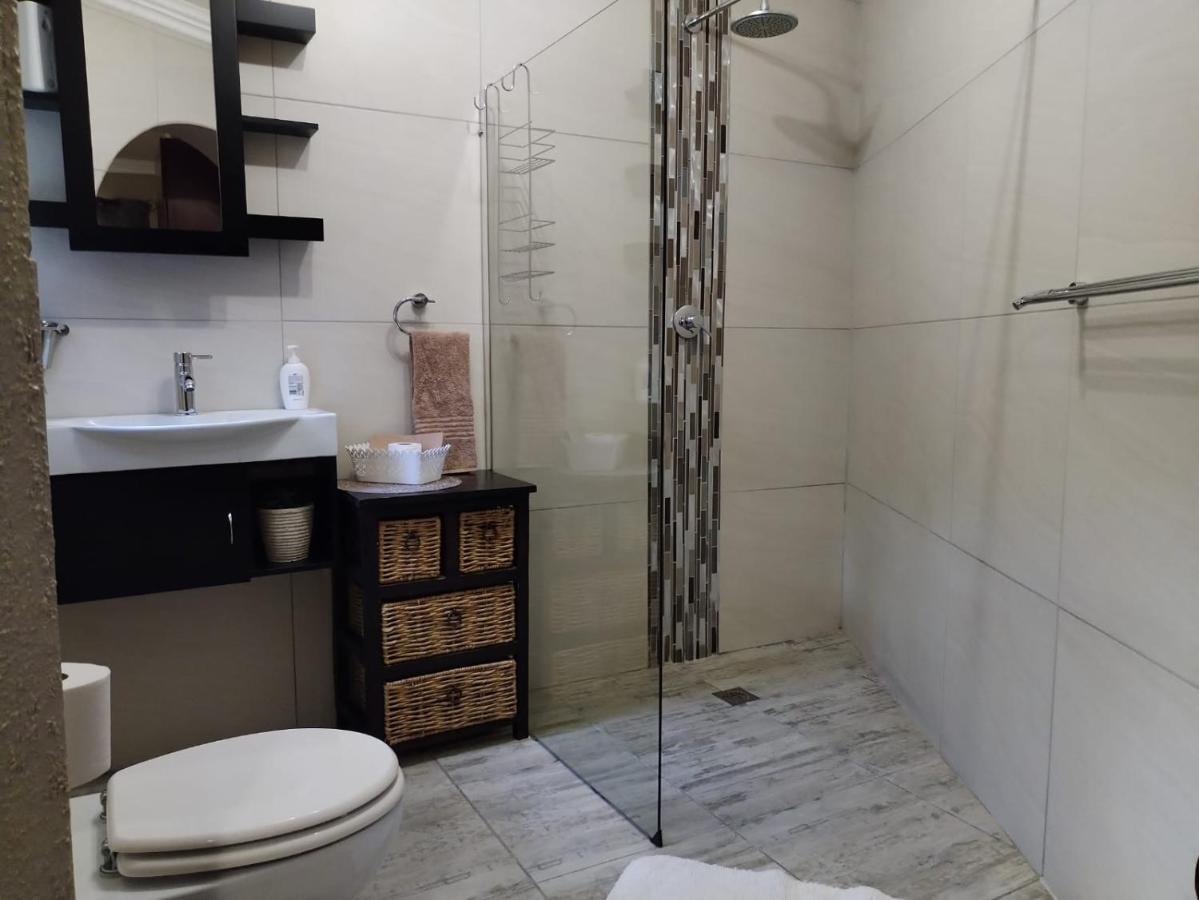 Kraaifontein Villa Mariss Guesthouse מראה חיצוני תמונה